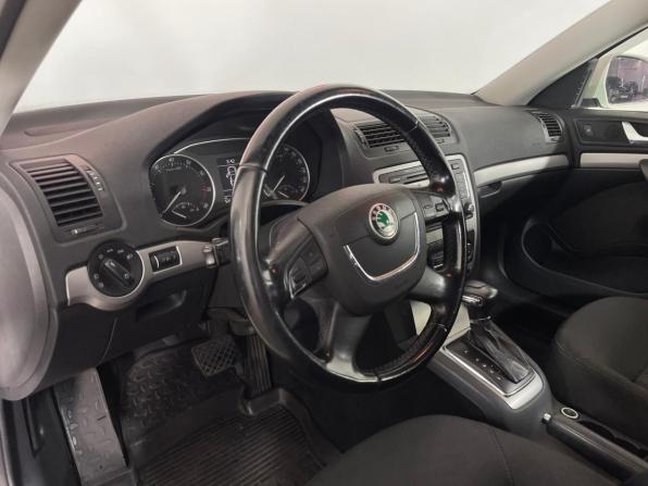 Skoda Octavia II (A5) Рестайлинг с пробегом 2010 года, цена 720 000 рублей, 52031 км, лифтбек, Автокод Объявления