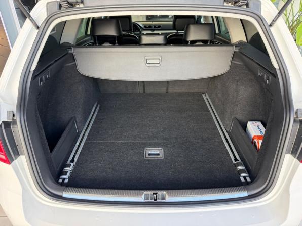 Volkswagen Passat B7 с пробегом 2012 года, цена 1 300 000 рублей, 355211 км, универсал, Автокод Объявления