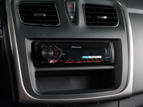 Renault Sandero II Рестайлинг с пробегом 2018 года, цена 999 000 рублей, 58329 км, хэтчбек, Автокод Объявления