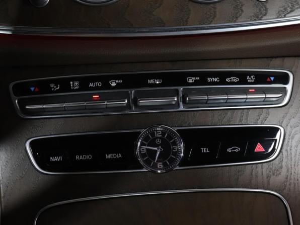 Mercedes-Benz E-Класс V (W213 S213 C238) с пробегом 2017 года, цена 3 999 000 рублей, 46271 км, седан, Автокод Объявления