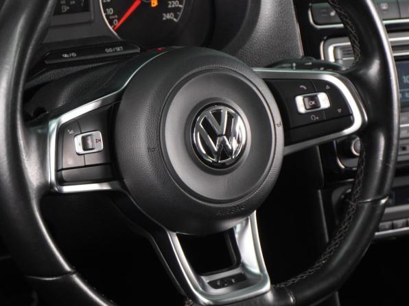 Volkswagen Polo V Рестайлинг с пробегом 2016 года, цена 1 359 000 рублей, 144694 км, седан, Автокод Объявления
