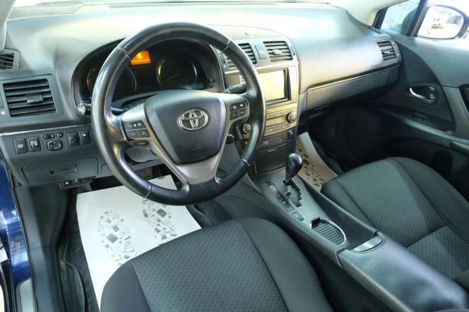 Toyota Avensis III с пробегом 2009 года, цена 1 049 000 рублей, 214000 км, седан, Автокод Объявления