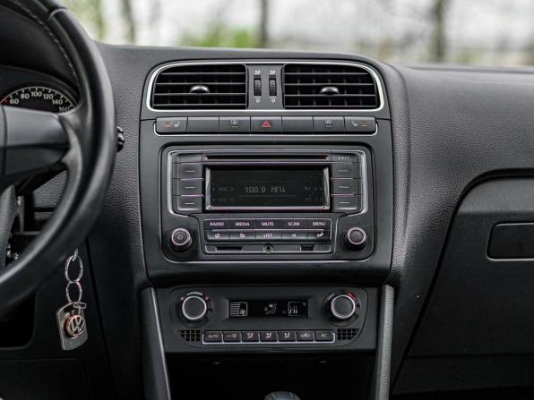 Volkswagen Polo V с пробегом 2013 года, цена 830 000 рублей, 156035 км, седан, Автокод Объявления