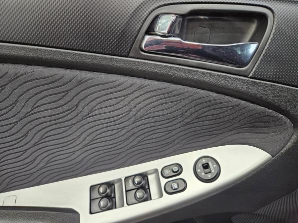 Hyundai Solaris I с пробегом 2013 года, цена 635 000 рублей, 181958 км, седан, Автокод Объявления
