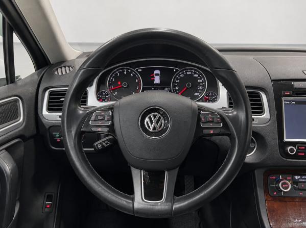 Volkswagen Touareg II с пробегом 2014 года, цена 2 400 000 рублей, 233000 км, внедорожник, Автокод Объявления