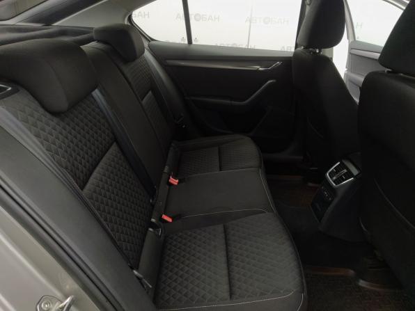Skoda Octavia III (A7) Рестайлинг с пробегом 2018 года, цена 1 640 000 рублей, 129477 км, лифтбек, Автокод Объявления