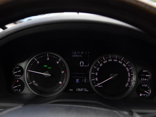 Toyota Land Cruiser 200 Series Рестайлинг 2 с пробегом 2018 года, цена 6 338 000 рублей, 136940 км, внедорожник, Автокод Объявления