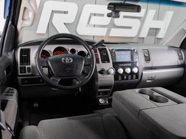 Toyota Tundra II с пробегом 2009 года, цена 2 850 000 рублей, 329131 км, offers.body_type.unknown, Автокод Объявления