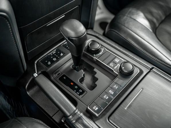 Toyota Land Cruiser 200 Series Рестайлинг 2 с пробегом 2019 года, цена 7 350 000 рублей, 194019 км, внедорожник, Автокод Объявления