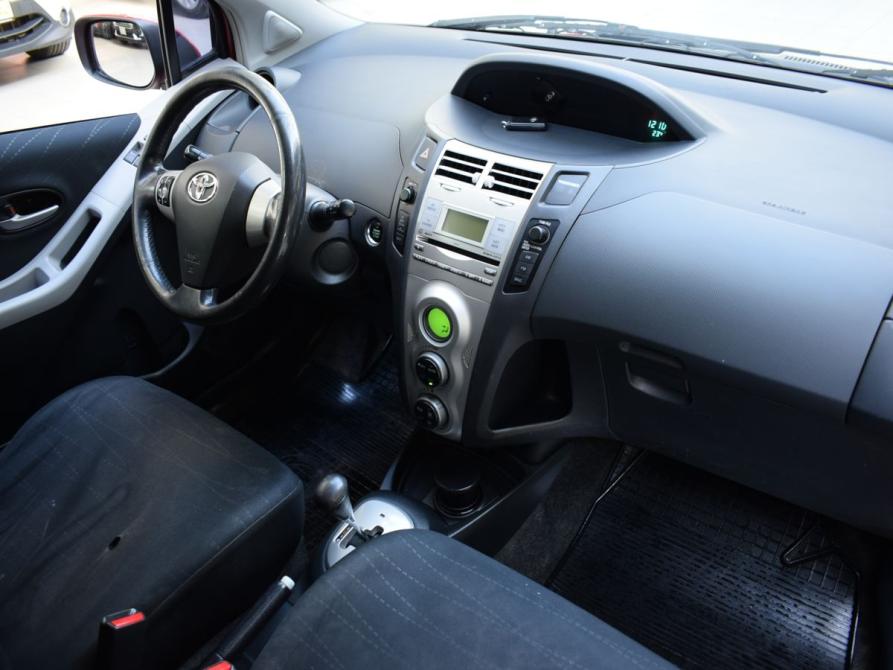 Toyota Yaris II Челябинск  - изображение 16