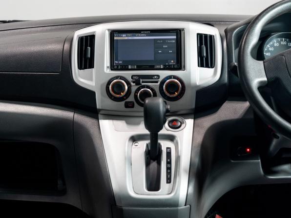 Nissan NV200 с пробегом 2018 года, цена 1 835 000 рублей, 130105 км, минивэн, Автокод Объявления