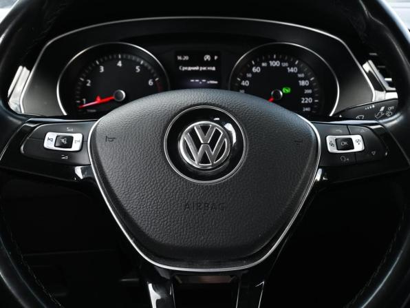 Volkswagen Passat B8 с пробегом 2016 года, цена 1 715 000 рублей, 207391 км, седан, Автокод Объявления