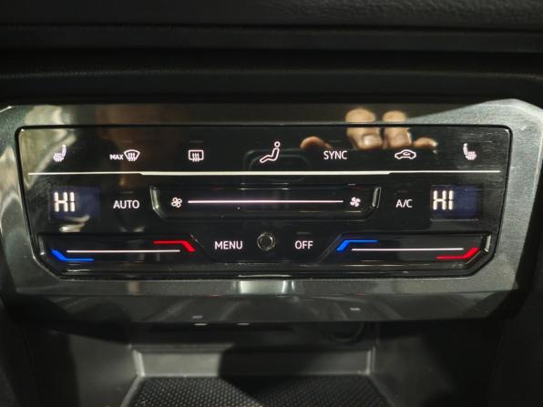 Volkswagen Tiguan II Рестайлинг с пробегом 2021 года, цена 2 929 000 рублей, 62042 км, внедорожник, Автокод Объявления