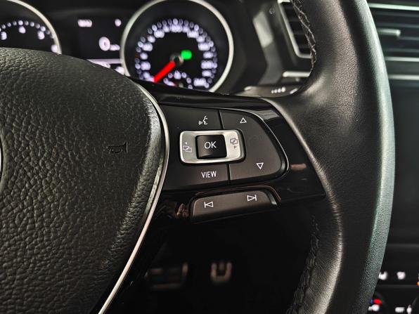 Volkswagen Tiguan II с пробегом 2019 года, цена 2 399 000 рублей, 93957 км, внедорожник, Автокод Объявления