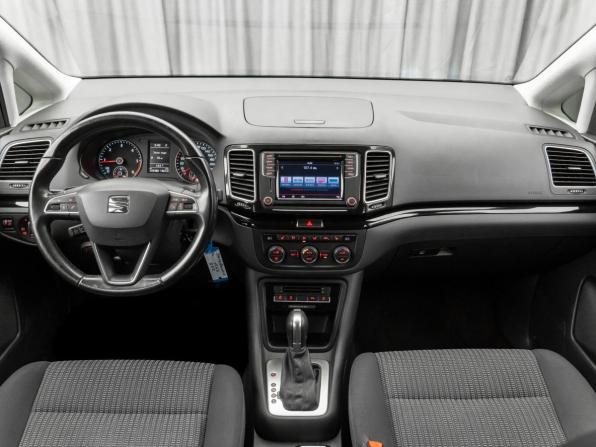 SEAT Alhambra II Рестайлинг с пробегом 2015 года, цена 1 360 000 рублей, 225219 км, минивэн, Автокод Объявления