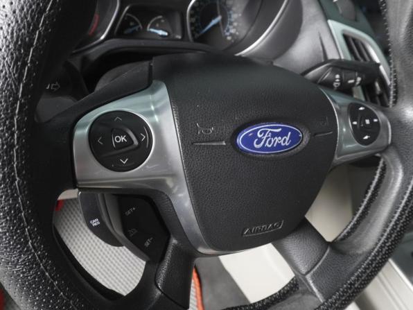 Ford Focus III с пробегом 2012 года, цена 999 000 рублей, 207924 км, седан, Автокод Объявления