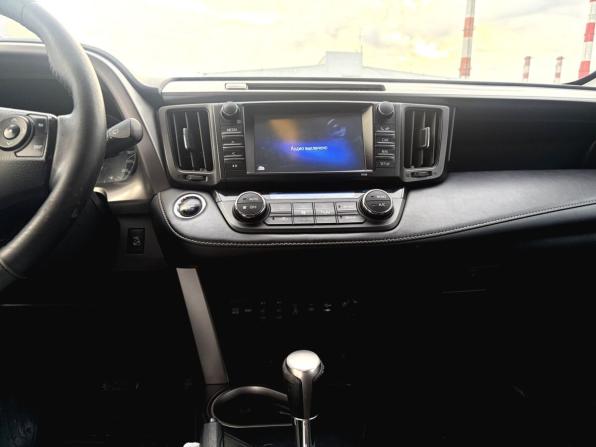 Toyota RAV4 IV (XA40) Рестайлинг с пробегом 2017 года, цена 2 090 000 рублей, 258001 км, внедорожник, Автокод Объявления