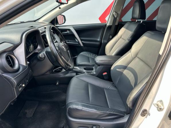 Toyota RAV4 IV (XA40) Рестайлинг с пробегом 2017 года, цена 2 570 000 рублей, 156974 км, внедорожник, Автокод Объявления