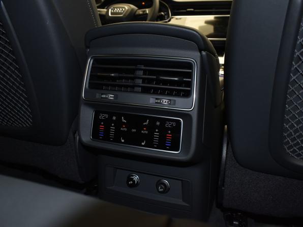 Audi Q7 II (4M) Рестайлинг 2 с пробегом 2024 года, цена 10 999 000 рублей, 23 км, внедорожник, Автокод Объявления