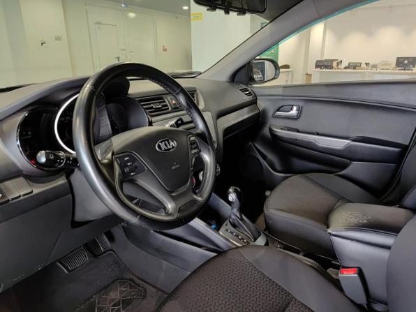 Kia Rio III Рестайлинг с пробегом 2017 года, цена 1 070 000 рублей, 103571 км, седан, Автокод Объявления