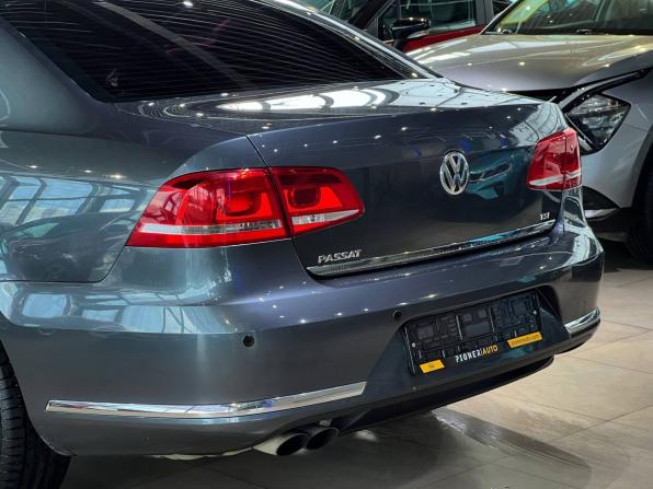 Volkswagen Passat B7 с пробегом 2011 года, цена 1 120 000 рублей, 232300 км, седан, Автокод Объявления