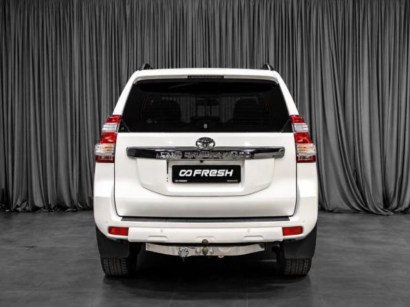 Toyota Land Cruiser Prado 150 Series Рестайлинг 1 с пробегом 2014 года, цена 3 649 000 рублей, 205003 км, внедорожник, Автокод Объявления