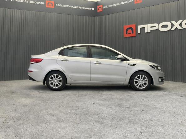 Kia Rio III Рестайлинг с пробегом 2015 года, цена 977 000 рублей, 175327 км, седан, Автокод Объявления