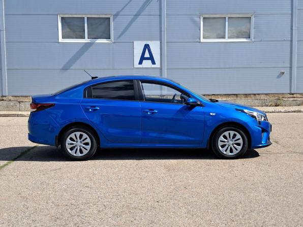 Kia Rio IV Рестайлинг с пробегом 2021 года, цена 1 565 000 рублей, 44000 км, седан, Автокод Объявления