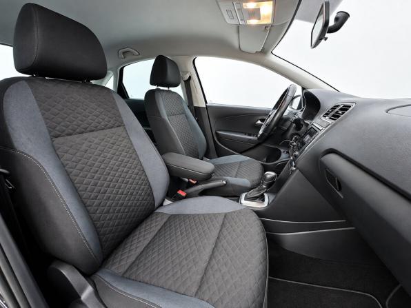 Volkswagen Polo V Рестайлинг с пробегом 2019 года, цена 1 420 000 рублей, 75989 км, седан, Автокод Объявления