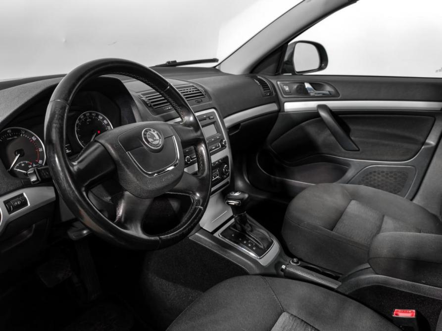 Skoda Octavia II (A5) Рестайлинг Санкт-Петербург  - изображение 9