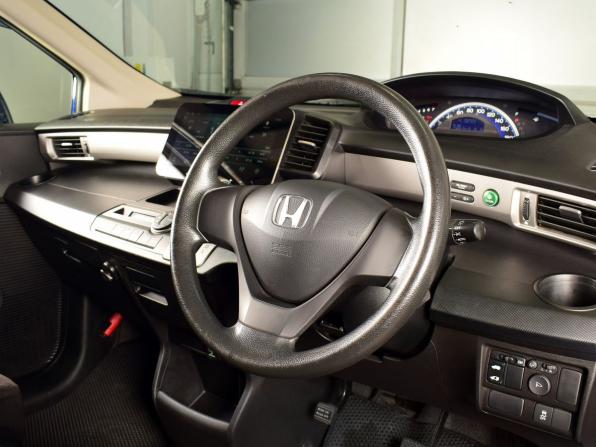Honda Freed I Рестайлинг с пробегом 2012 года, цена 1 049 999 рублей, 158701 км, компактвэн, Автокод Объявления