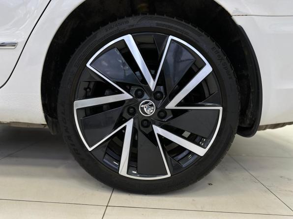 Skoda Superb II Рестайлинг с пробегом 2013 года, цена 1 340 000 рублей, 176470 км, лифтбек, Автокод Объявления
