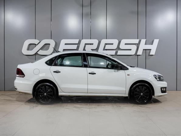 Volkswagen Polo V Рестайлинг с пробегом 2019 года, цена 1 429 000 рублей, 50520 км, седан, Автокод Объявления
