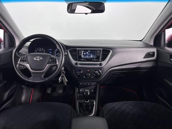 Hyundai Solaris II с пробегом 2018 года, цена 1 380 000 рублей, 90500 км, седан, Автокод Объявления