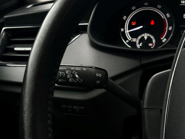 Skoda Rapid II с пробегом 2021 года, цена 1 598 500 рублей, 94940 км, лифтбек, Автокод Объявления