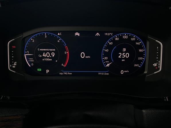 Volkswagen Multivan T6 Рестайлинг с пробегом 2020 года, цена 5 250 000 рублей, 191511 км, минивэн, Автокод Объявления