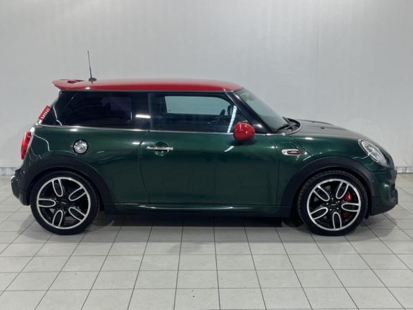 Mini Hatch III (F55/F56) с пробегом 2017 года, цена 2 208 000 рублей, 109119 км, хэтчбек, Автокод Объявления