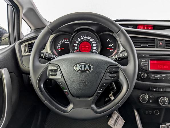 Kia Ceed II Рестайлинг с пробегом 2018 года, цена 1 385 000 рублей, 102124 км, хэтчбек, Автокод Объявления