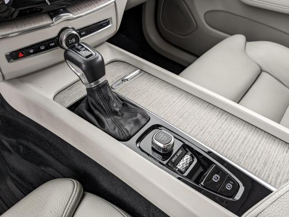 Volvo XC60 II с пробегом 2019 года, цена 3 400 000 рублей, 122658 км, внедорожник, Автокод Объявления