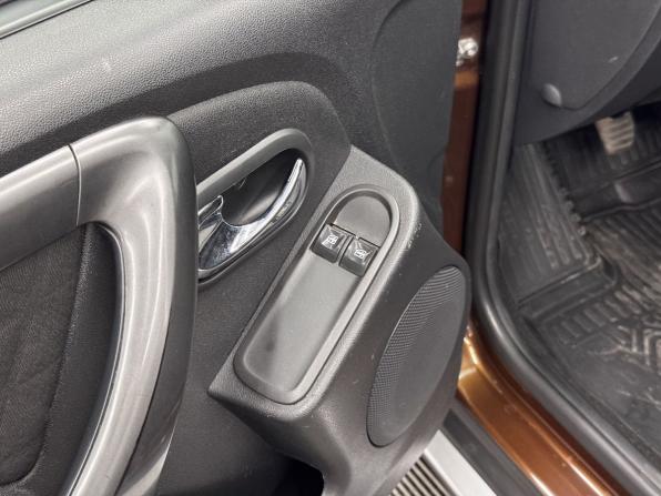 Renault Duster I Рестайлинг с пробегом 2016 года, цена 1 180 000 рублей, 140755 км, внедорожник, Автокод Объявления