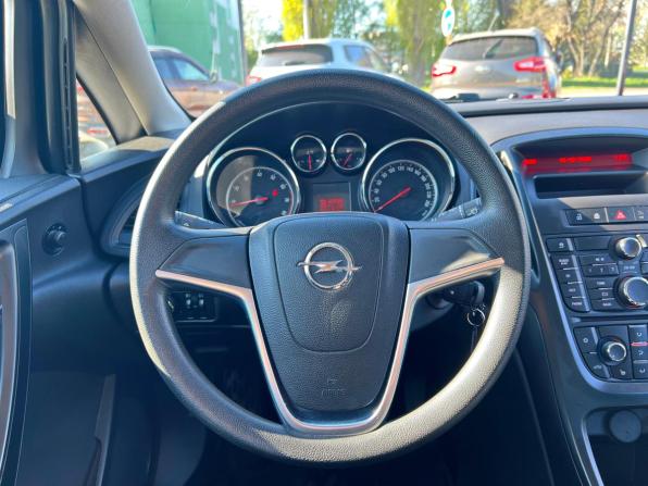 Opel Astra J Рестайлинг с пробегом 2013 года, цена 960 000 рублей, 82596 км, универсал, Автокод Объявления