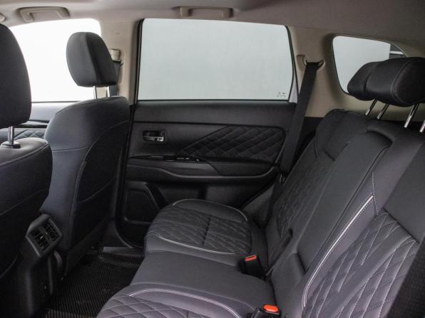 Mitsubishi Outlander III Рестайлинг 3 с пробегом 2022 года, цена 3 495 000 рублей, 9800 км, внедорожник, Автокод Объявления