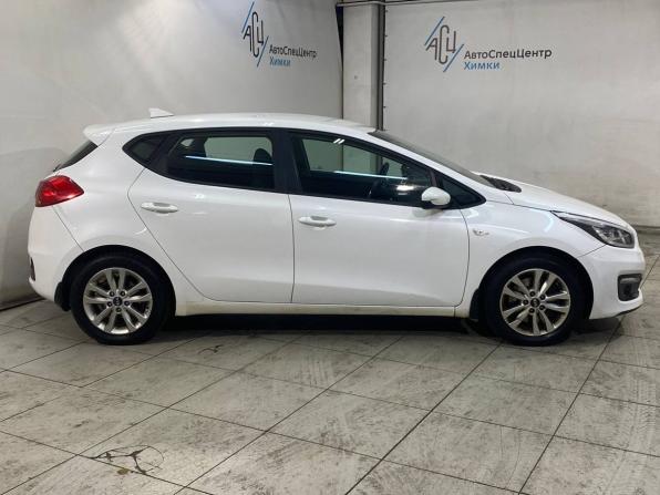 Kia Ceed II Рестайлинг с пробегом 2017 года, цена 1 499 800 рублей, 70000 км, хэтчбек, Автокод Объявления