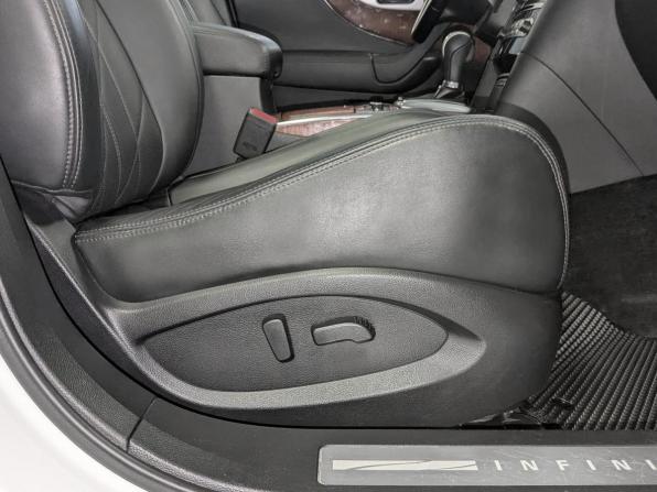 Infiniti QX70 с пробегом 2014 года, цена 1 999 500 рублей, 160000 км, внедорожник, Автокод Объявления