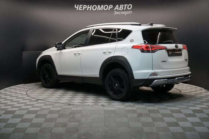 Toyota RAV4 IV (XA40) Рестайлинг с пробегом 2018 года, цена 2 547 000 рублей, 198000 км, внедорожник, Автокод Объявления