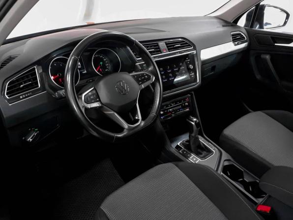 Volkswagen Tiguan II Рестайлинг с пробегом 2021 года, цена 2 790 000 рублей, 47774 км, внедорожник, Автокод Объявления