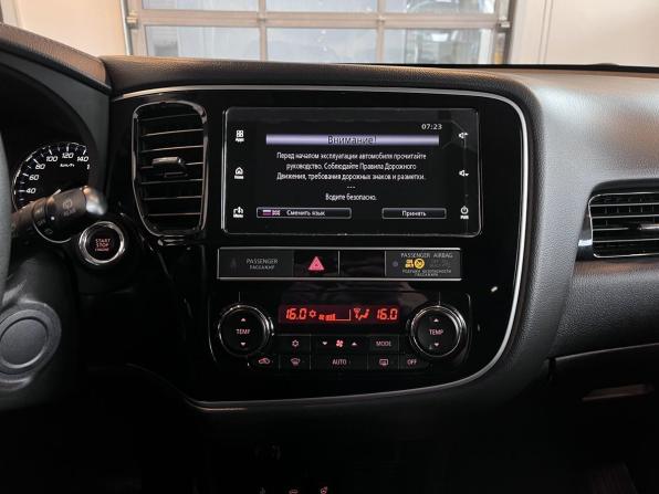 Mitsubishi Outlander III Рестайлинг 3 с пробегом 2018 года, цена 2 090 000 рублей, 95767 км, внедорожник, Автокод Объявления
