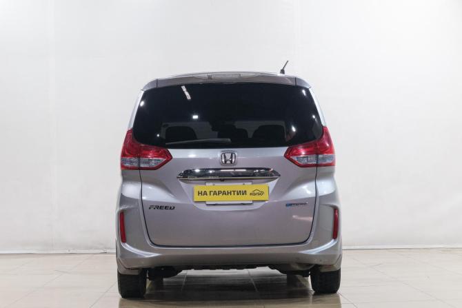 Honda Freed II с пробегом 2018 года, цена 1 669 000 рублей, 86000 км, компактвэн, Автокод Объявления