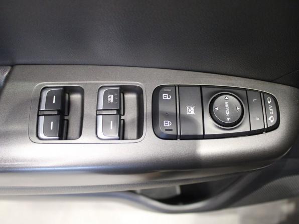 Kia Sportage IV с пробегом 2017 года, цена 1 700 000 рублей, 134000 км, внедорожник, Автокод Объявления