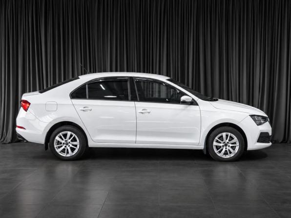 Skoda Rapid II с пробегом 2021 года, цена 1 669 000 рублей, 53538 км, лифтбек, Автокод Объявления